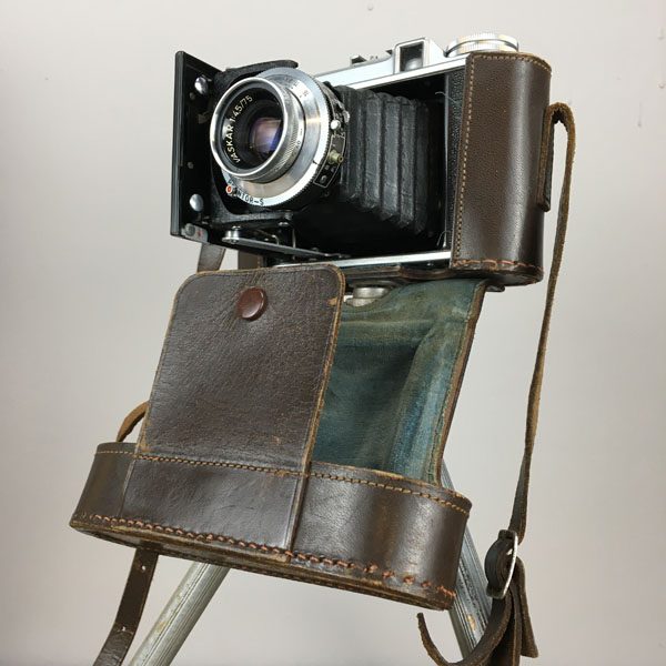 Voigtlander Perkeo II with original leather case